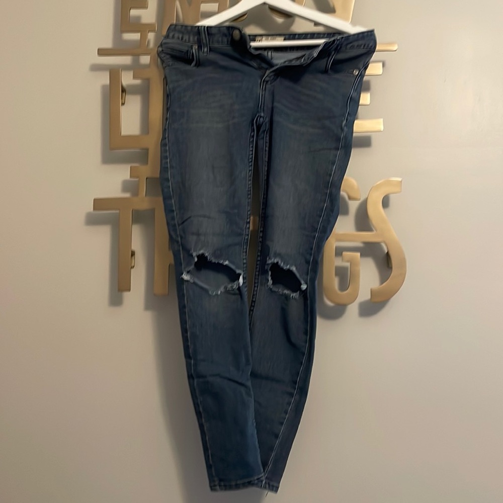Free people dark blue jeans.  Sz 25. Barely worn